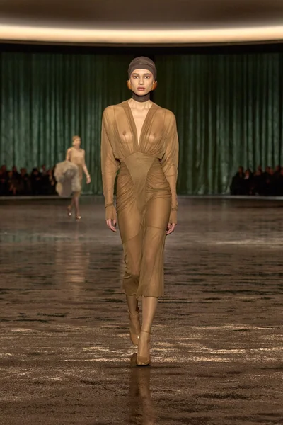 Look 34